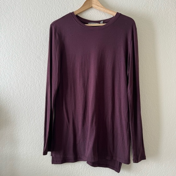 Athleta long sleeve light weight top with side slits - Picture 1 of 5